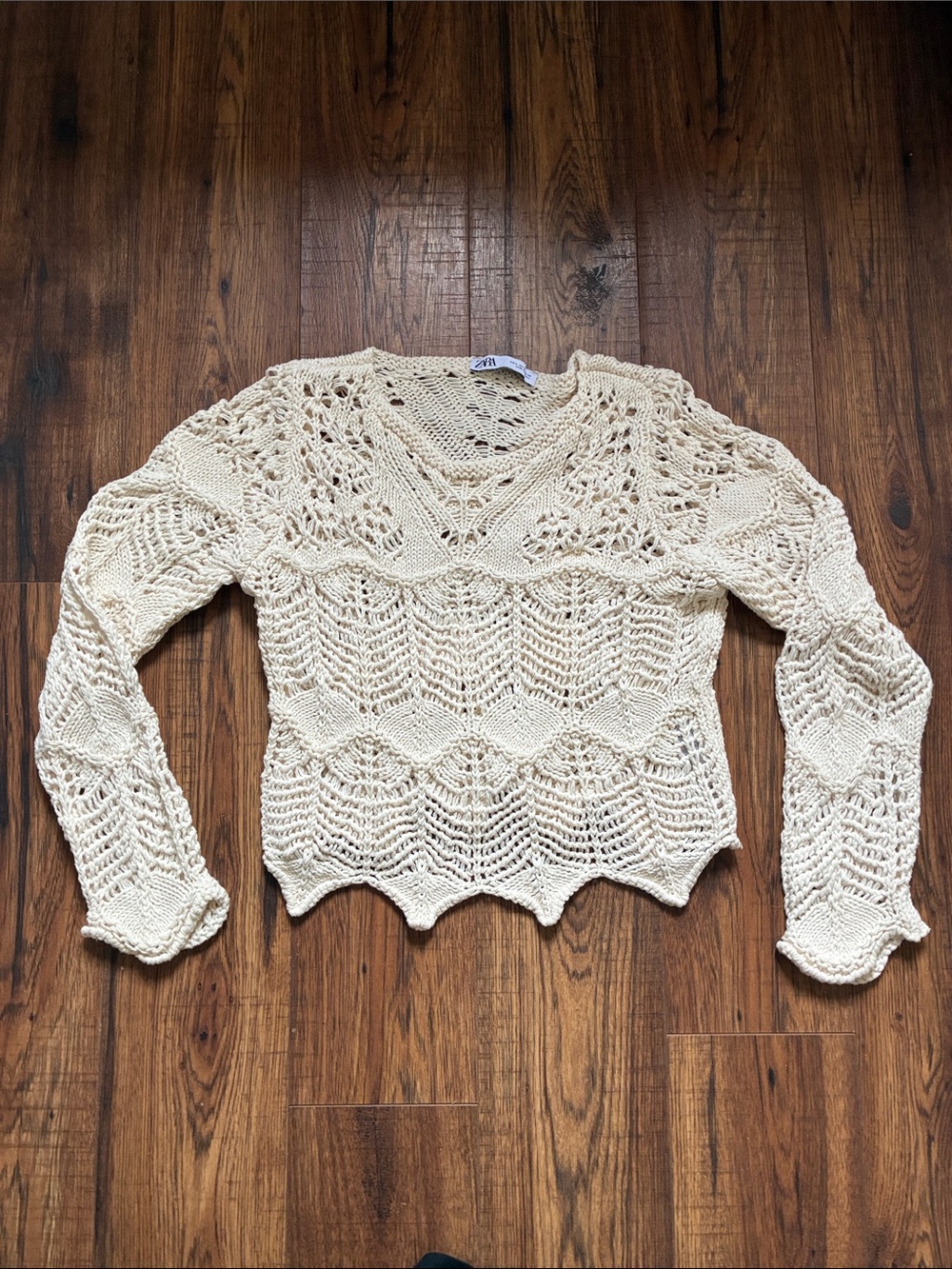 Zara Cream Crochet V-Neck Sweater small